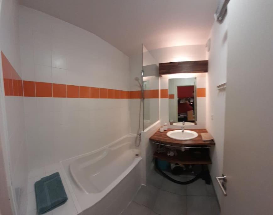 Appartement Du Chamois Roux, Dans Residence De Tourisme 3 Etoiles Лурд Экстерьер фото